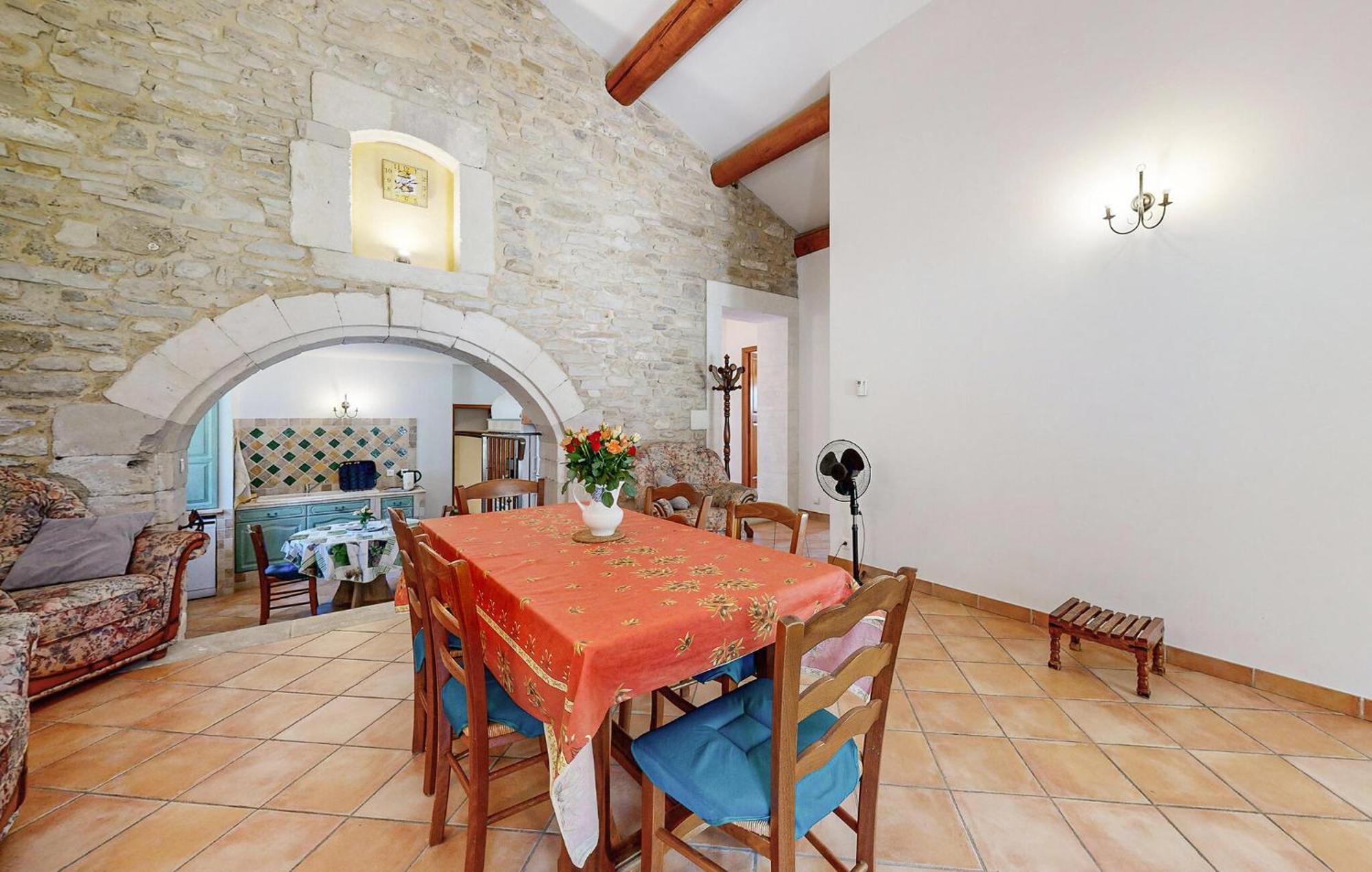 Awesome Home In Bollene With Wifi Extérieur photo